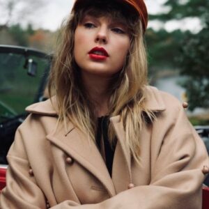 taylor-swift-red-taylors-version-coat